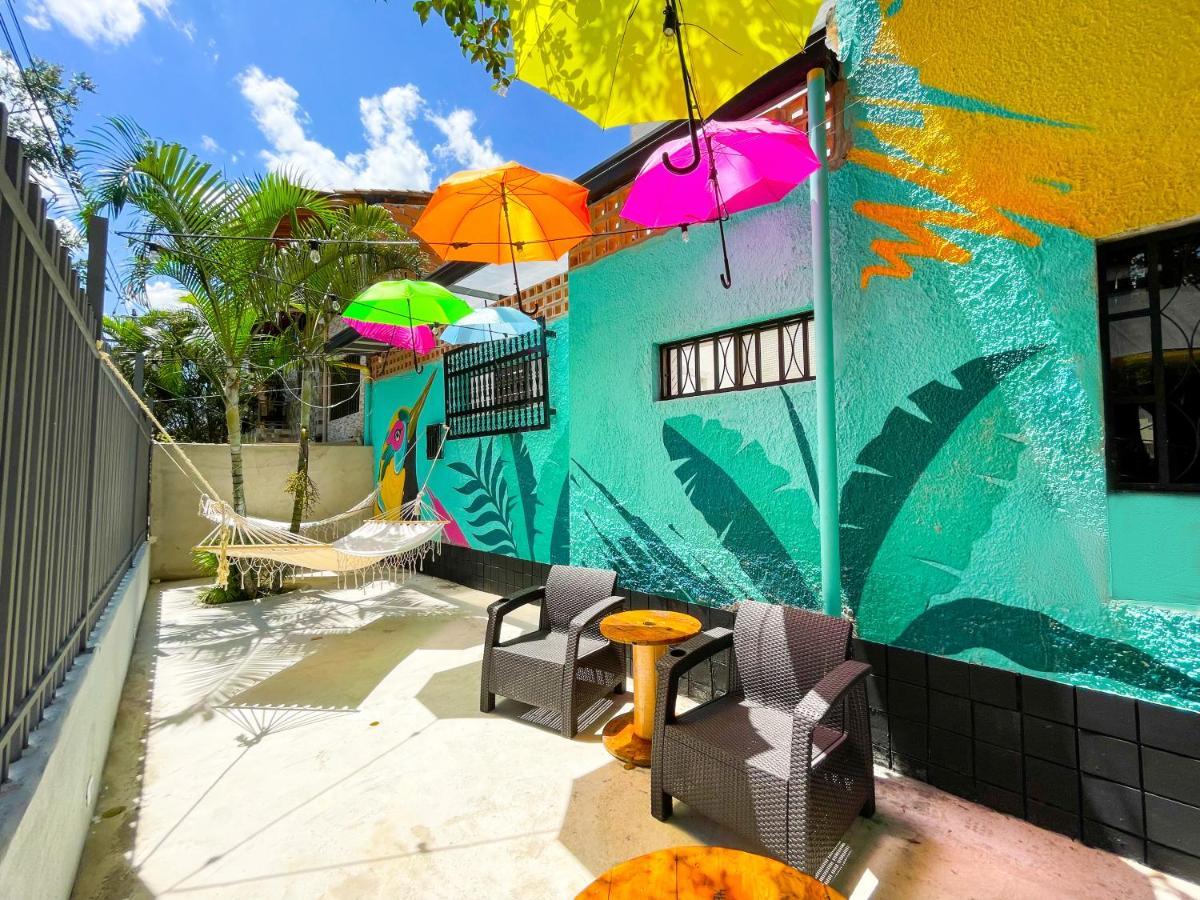 Baku Laureles Hostel Medellín Exteriér fotografie
