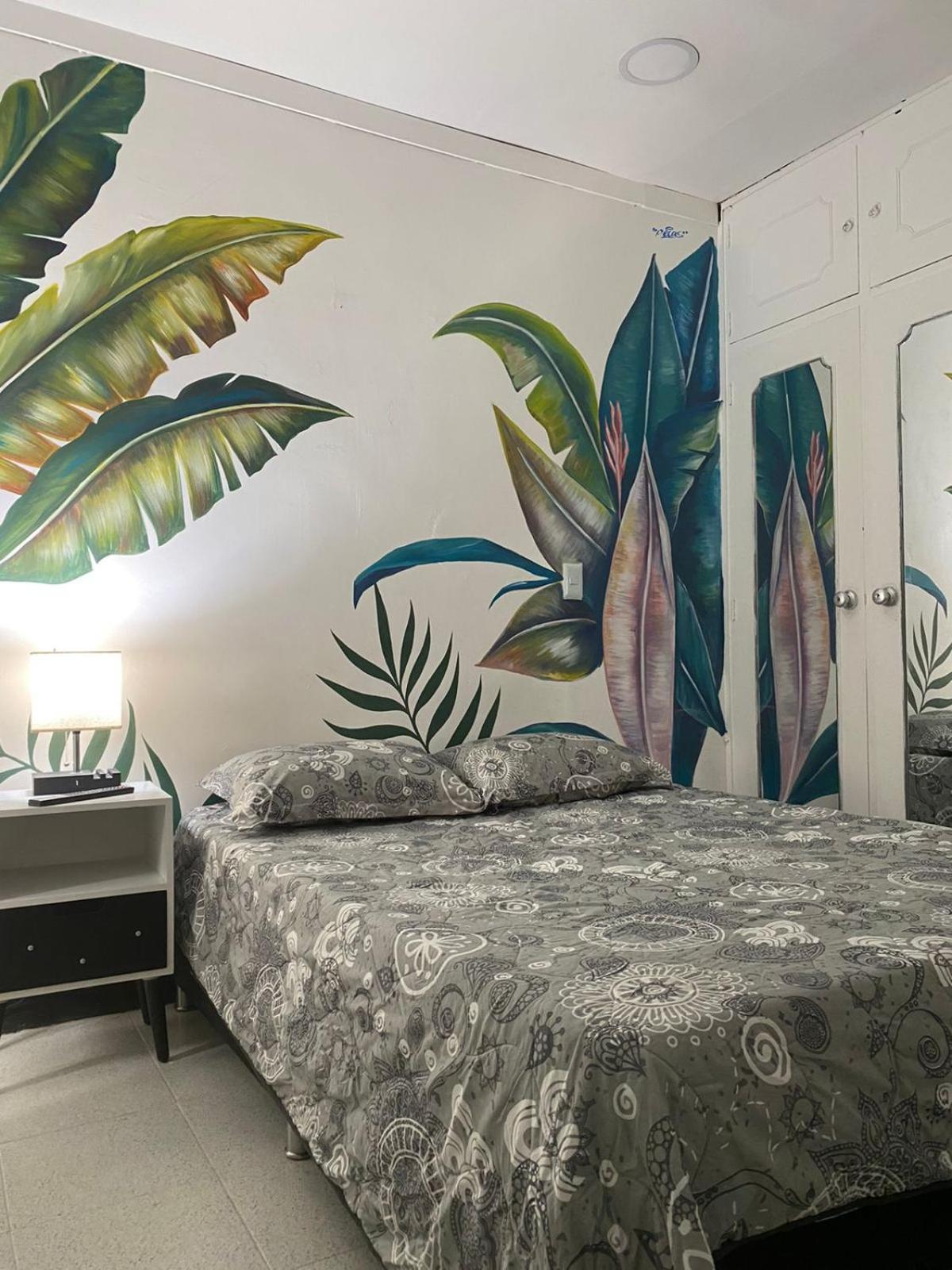 Baku Laureles Hostel Medellín Exteriér fotografie